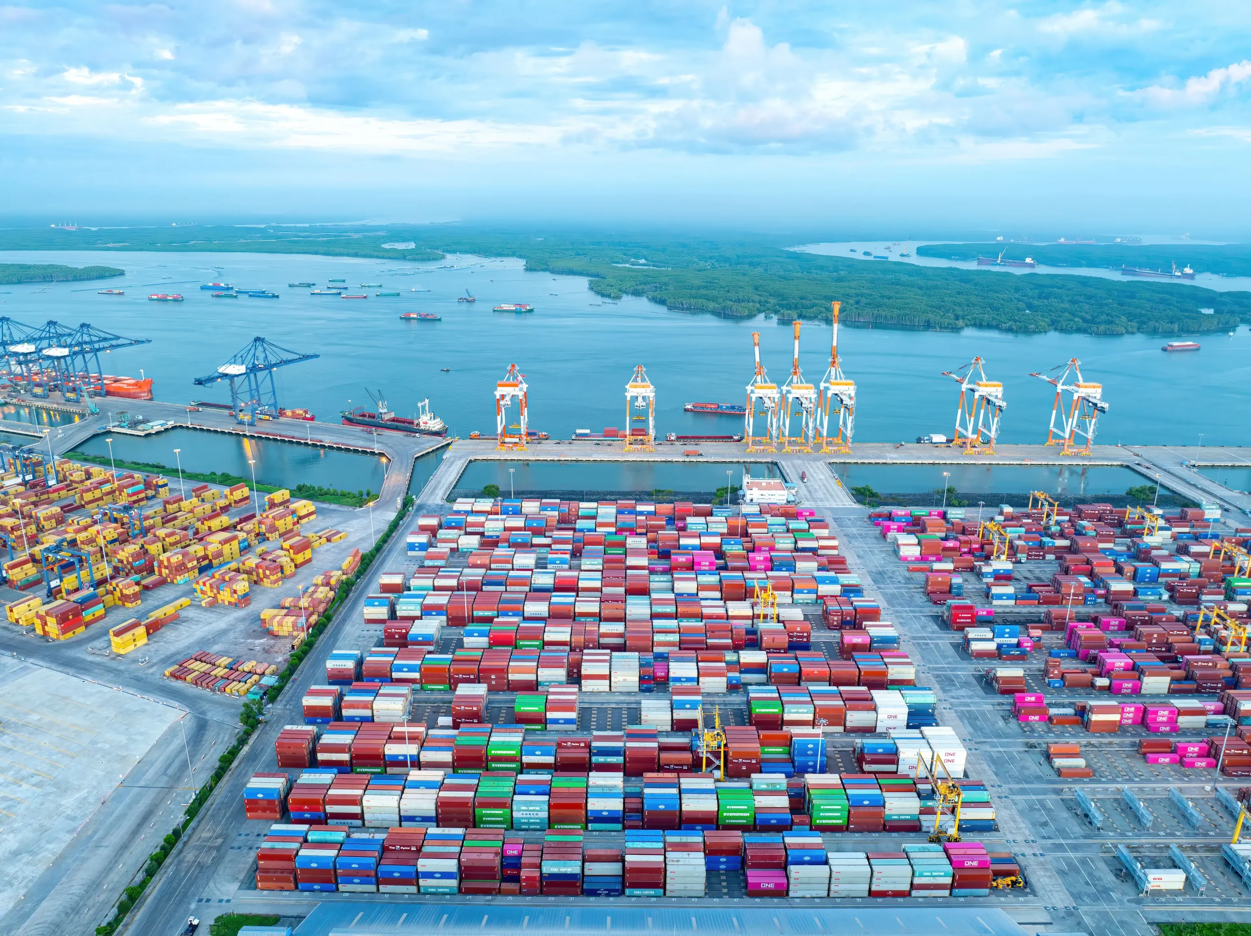 Best Ports In China For Shipping To The USA: East Coast Vs West Coast